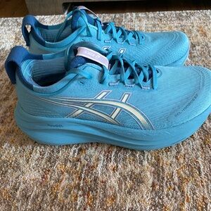 ASICS Women's Gel Nimbus 27